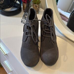 Toms Gray Lace Up Boots Suede Texture